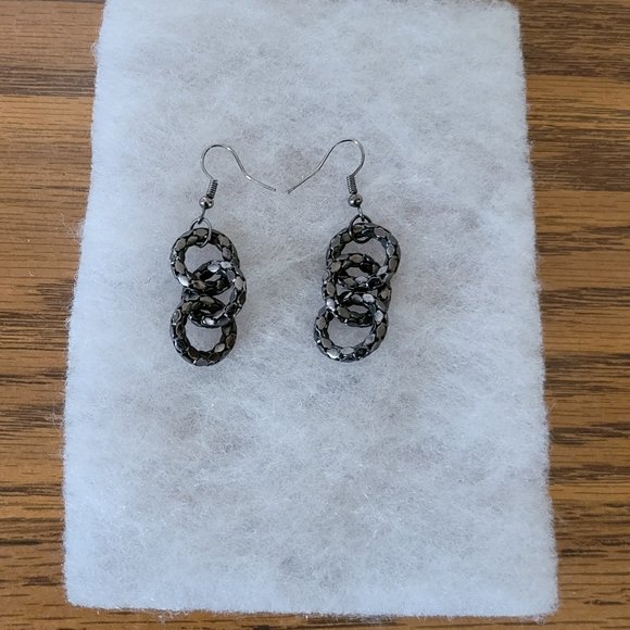 Silverworks black hematite shimmer 3 rings hook earrings - Picture 3 of 3
